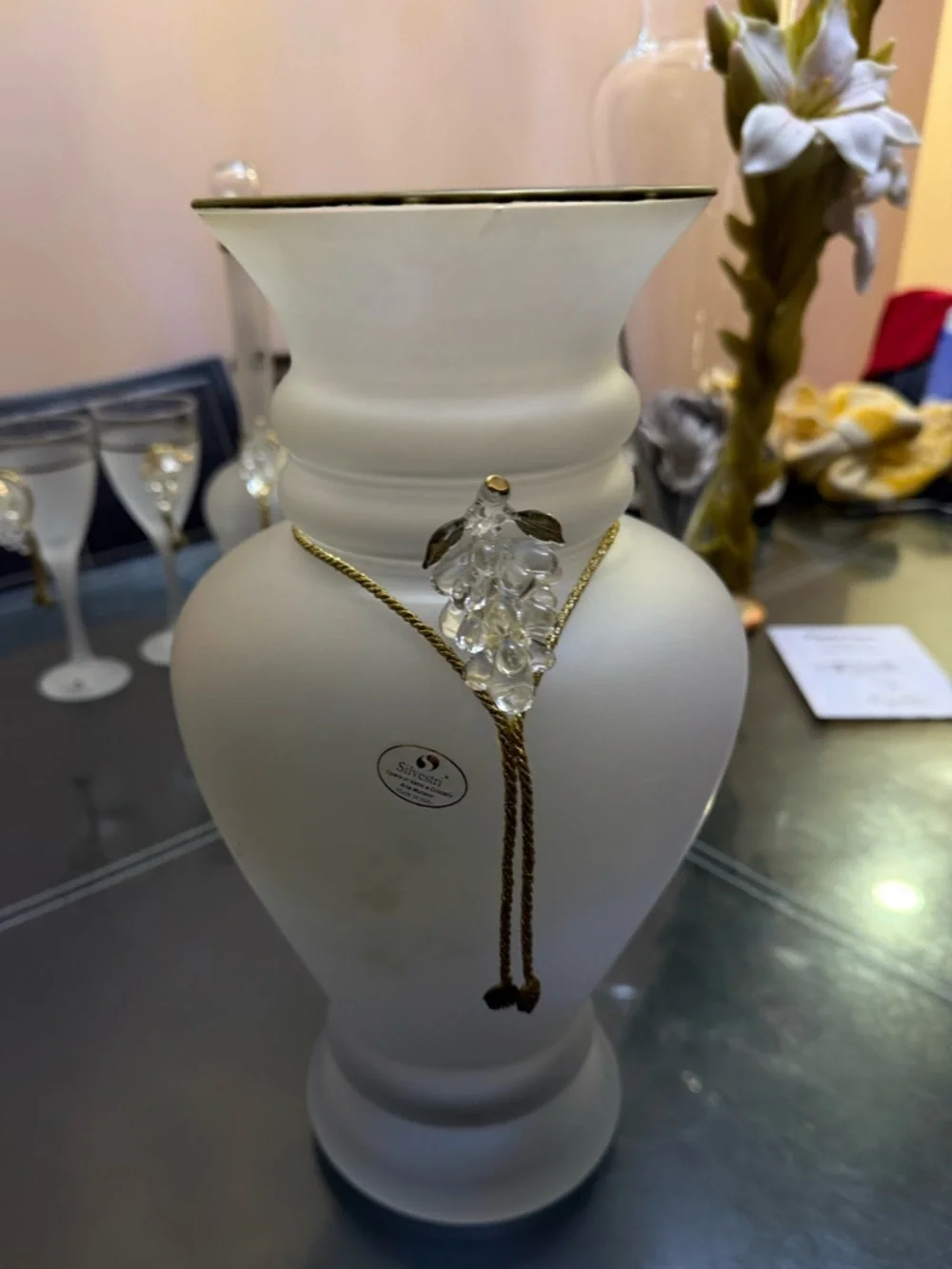 ✨ Murano Style Frosted Glass Vase w/ Gold Accent & Crystal Grapes – New w/ Tag ✨